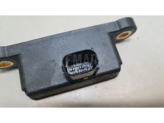 Датчик ускорения