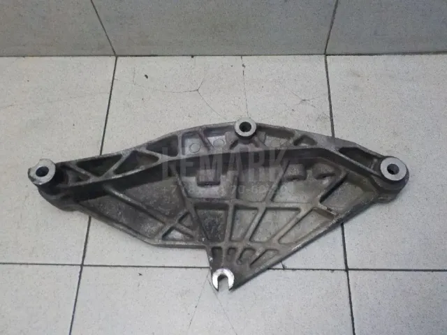 Кронштейн опоры двигателя для  Geely FC/Vision 2008-2011