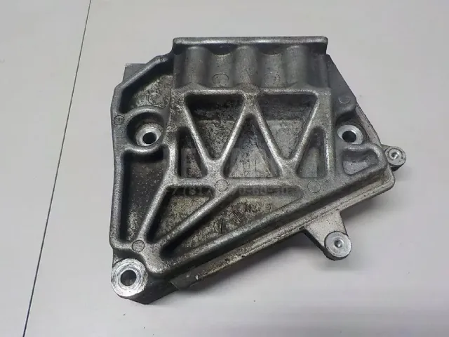 Кронштейн двигателя передний для  Chrysler Concord 1998-2004