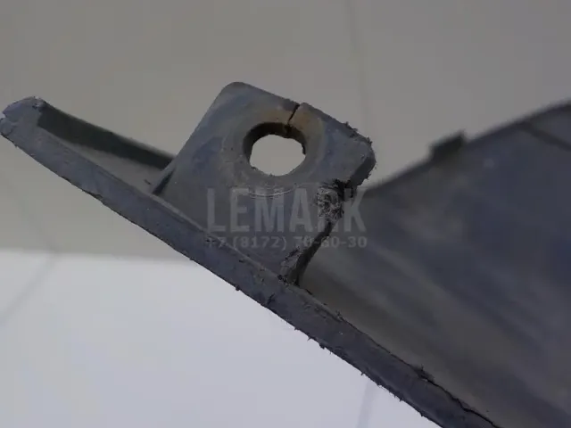 Накладка переднего бампера центральная для  Audi A4 [B6] 2000-2004