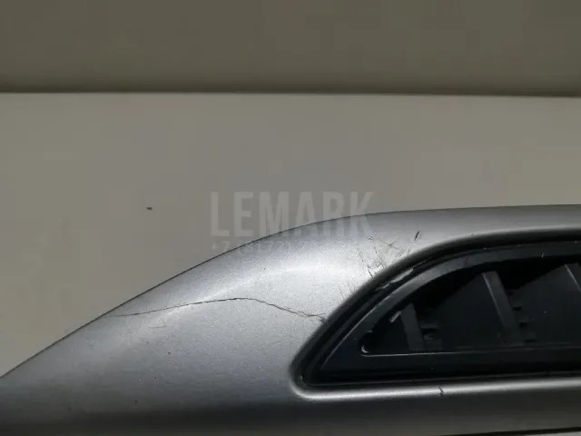Молдинг переднего правого крыла для  Citroen C5 2001-2004