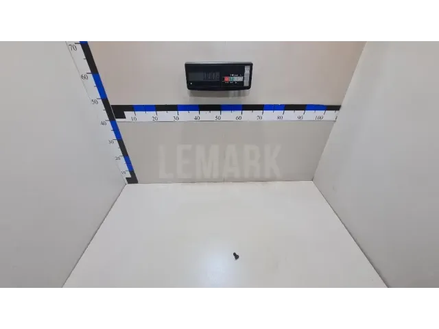 Болт маховика