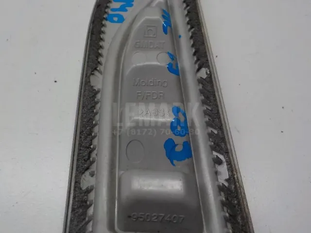 Молдинг переднего правого крыла для  Ford America Taurus 1996-2006