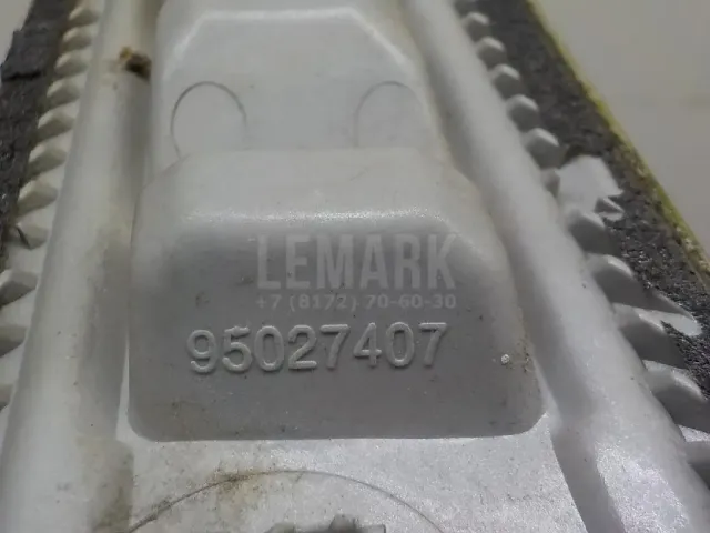 Молдинг переднего правого крыла для  Chevrolet Lanos 2004-2010
