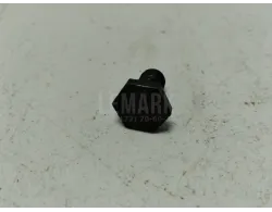 Болт маховика