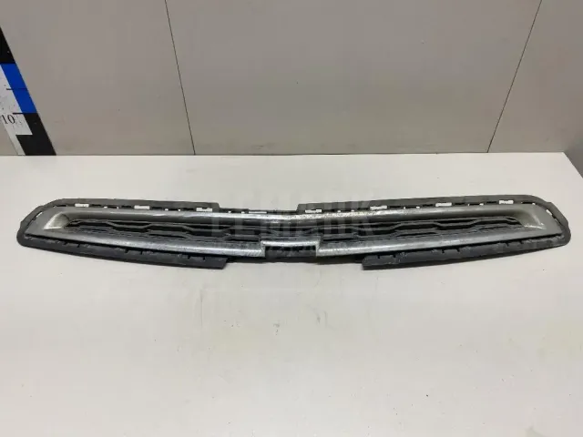 Рамка решетки радиатора для  Genesis G90 2016