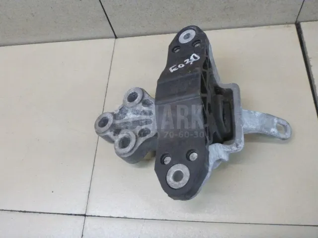 Опора двигателя левая для  Ford Focus II 2008-2011