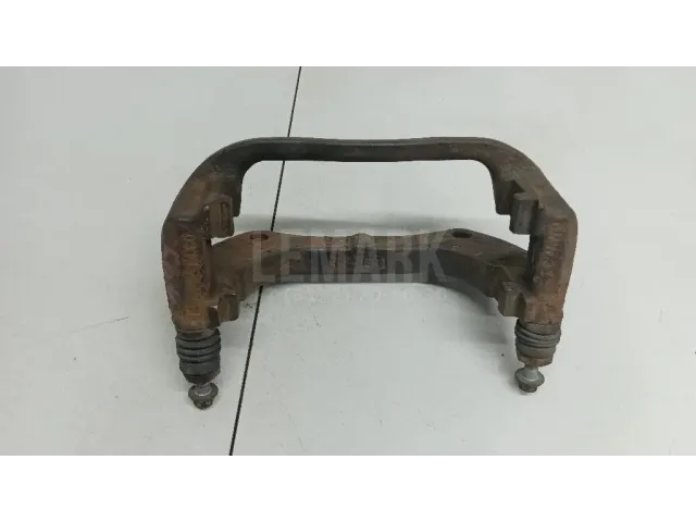 Скоба суппорта переднего для  Ford America Mustang 2005-2009