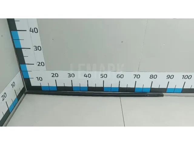 Накладка стекла переднего правого для  Chevrolet Orlando 2011-2015