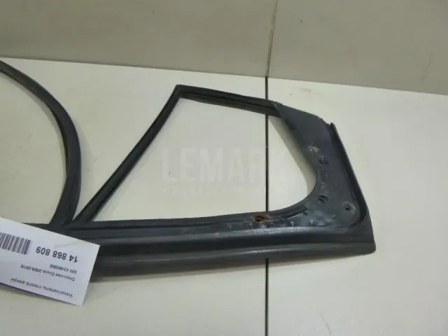Уплотнитель стекла двери для  BMW X1 F48 2014-2022
