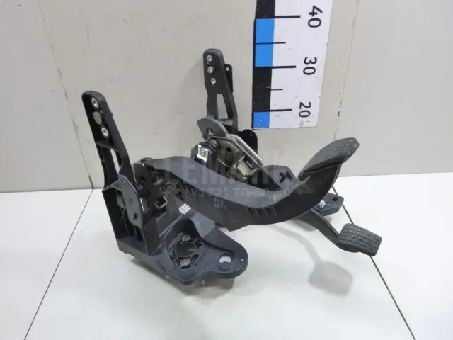 Блок педалей для  BMW X1 E84 2009-2015