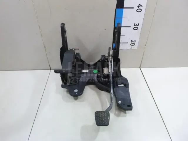 Блок педалей для  BMW X1 E84 2009-2015