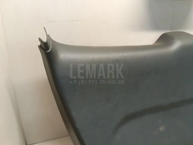 Обшивка двери багажника