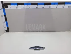 Эмблема на крышку багажника