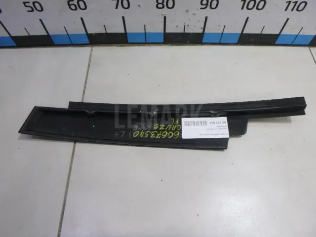 Накладка двери передней левой для  BMW 6-serie E63 2004-2009