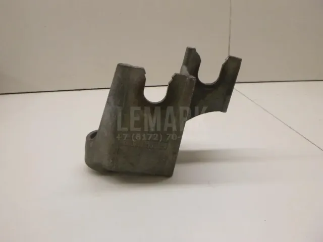 Кронштейн крепления троса КПП