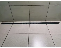 Накладка стекла переднего левого
