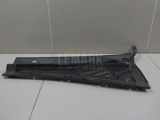 Решетка стеклооч. (планка под лобовое стекло) для  GM Pontiac Vibe 2002-2007