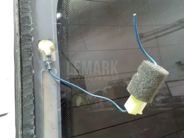 Стекло заднее