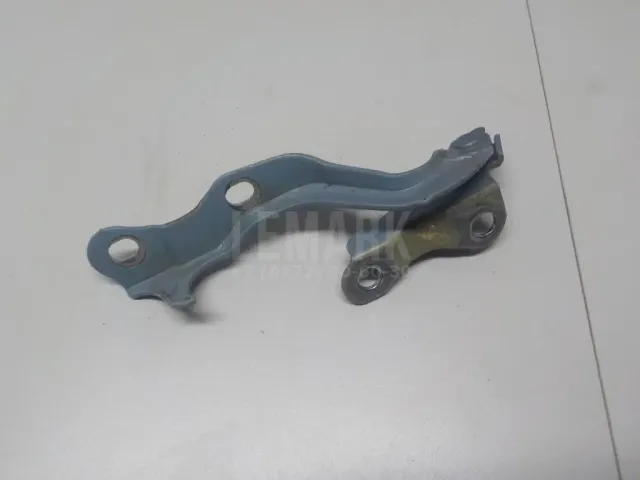 Петля капота правая для  Alfa Romeo Giulietta 2010-2020
