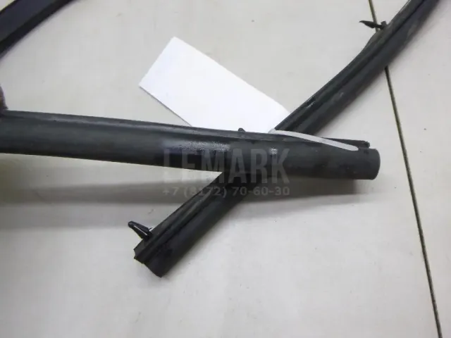 Уплотнитель капота для  BMW X3 G01/F97 2017-2024