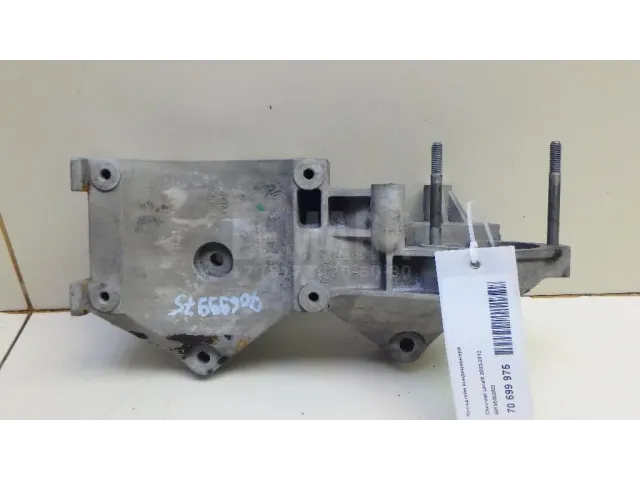 Кронштейн кондиционера для  BMW 7-serie G11/G12 2015-2022