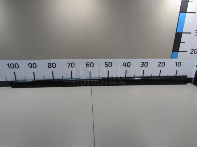 Молдинг передней левой двери
