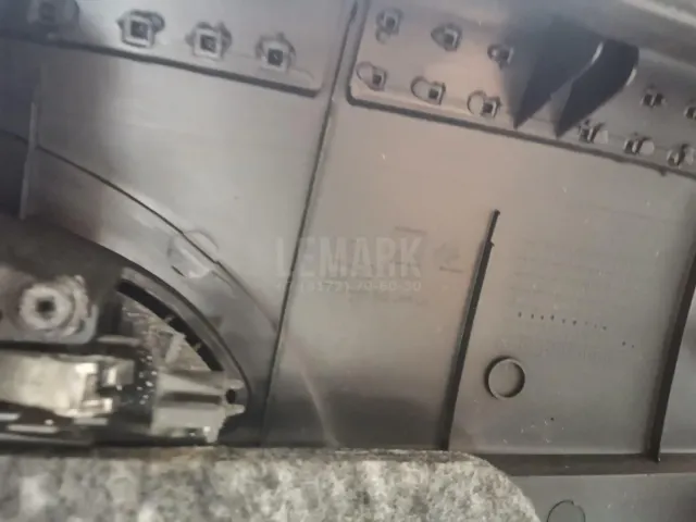 Обшивка двери задней левой