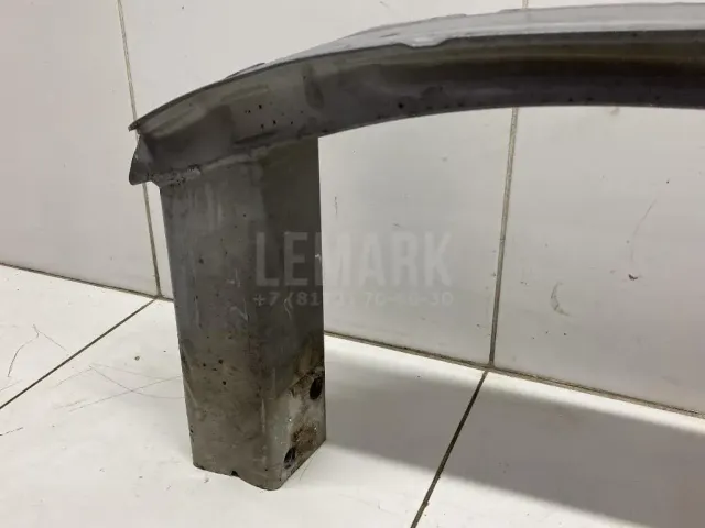 Усилитель переднего бампера