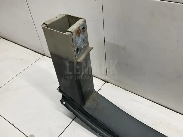 Усилитель переднего бампера