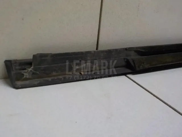 Накладка стекла заднего правого для  Daewoo Novus 2004