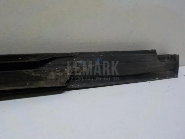 Накладка стекла заднего правого для  Daewoo Novus 2004