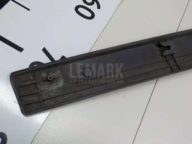 Молдинг передней правой двери для  Ford America Mustang 2005-2009