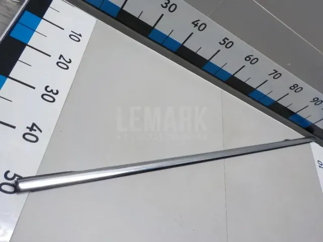 Накладка стекла переднего правого для  BMW X3 F25 2010-2017