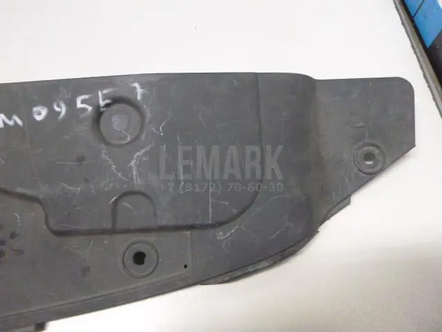 Кожух замка капота для  Chevrolet Tahoe III 2006-2014