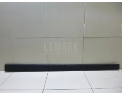 Накладка двери передней правой