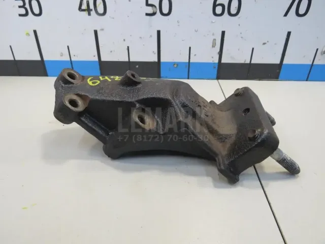 Кронштейн двигателя правый для  BMW X5 E70 2007-2013