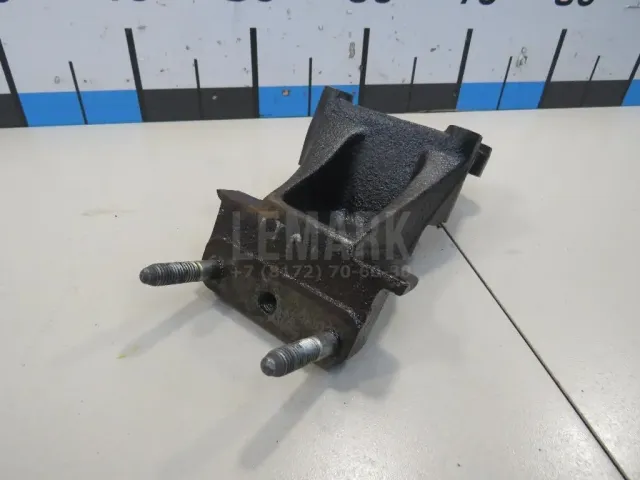 Кронштейн двигателя правый для  BMW X5 E70 2007-2013