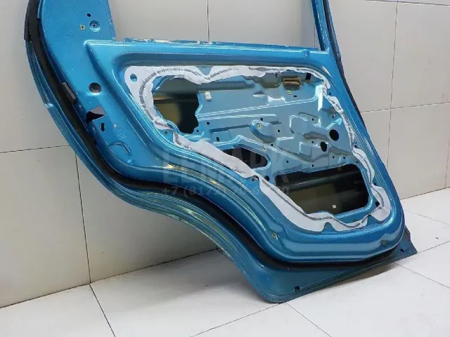 Дверь задняя левая для  Chevrolet Camaro 2009-2015