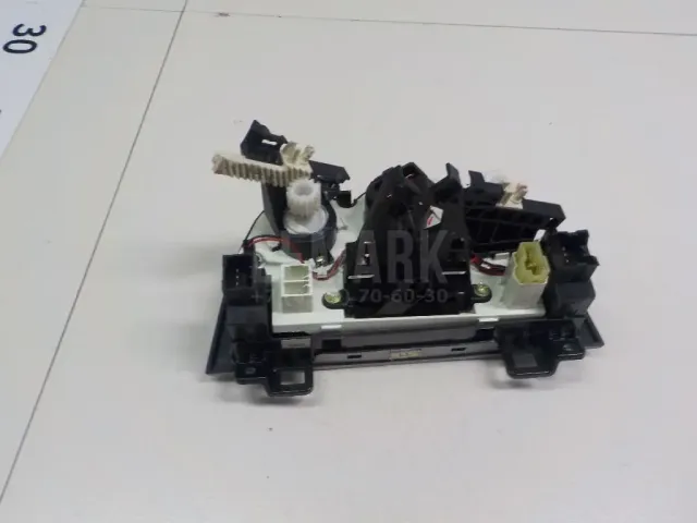 Блок управления отопителем для  BMW 2-serie F22/F23/F87 2013-2020