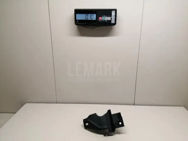 Пыльник двигателя боковой правый для  Ford Escape EUR 2007-2009