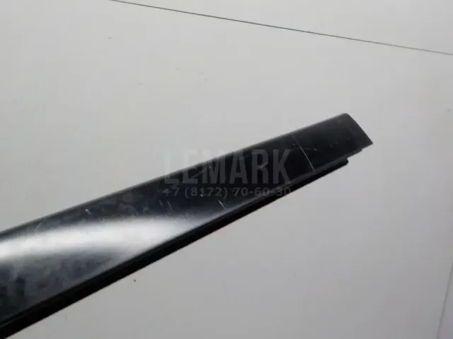 Накладка стекла переднего правого для  BMW 5-serie GT F07 2009-2016