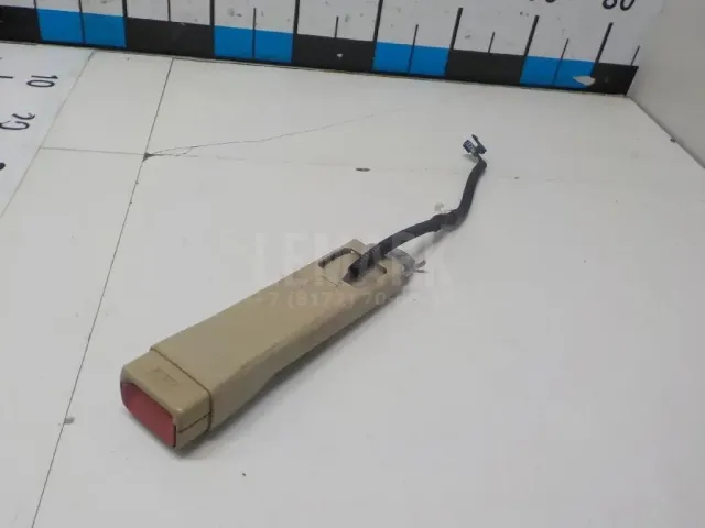 Ответная часть ремня безопасности