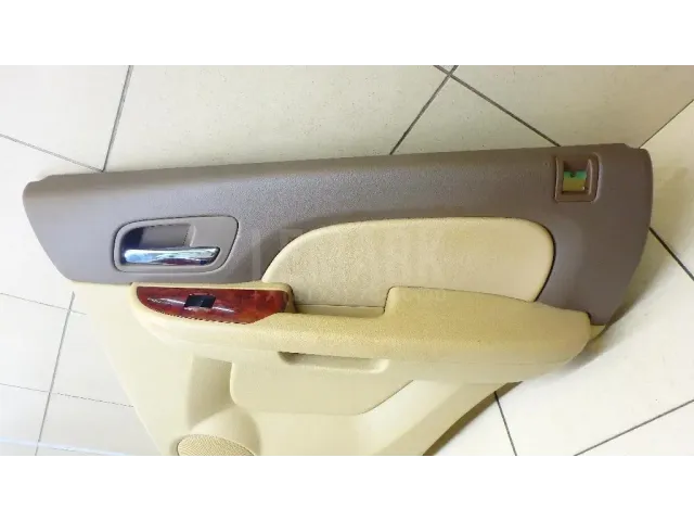 Обшивка двери задней правой для  Ford Fusion 2002-2012