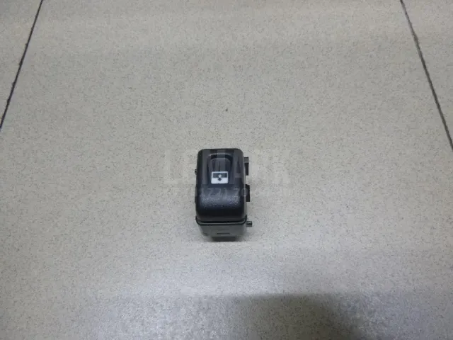 Кнопка люка для  Ford KA 2008-2016