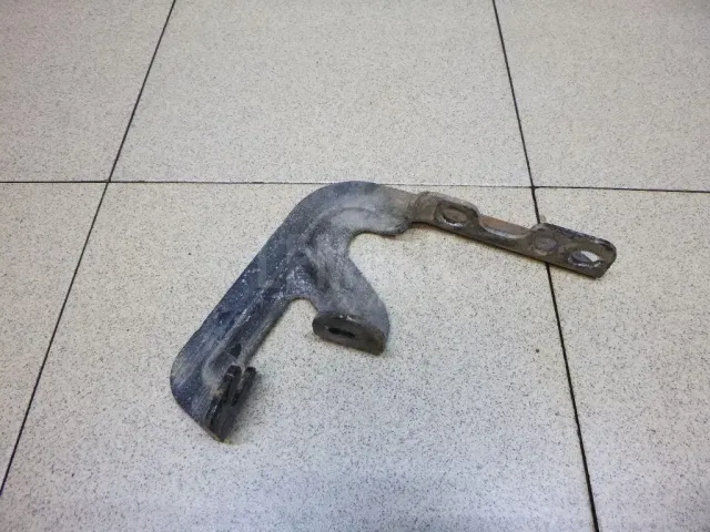 Кронштейн подножки