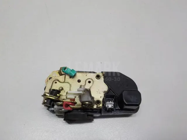 Замок двери задней правой для  Ford Kuga 2008-2012