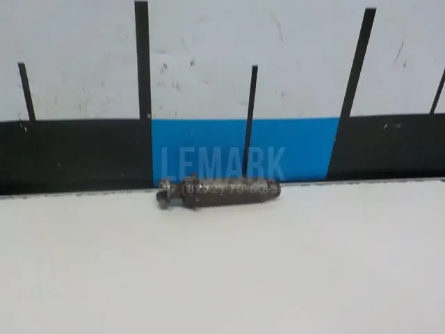 Винт регулировки колодок ручного тормоза