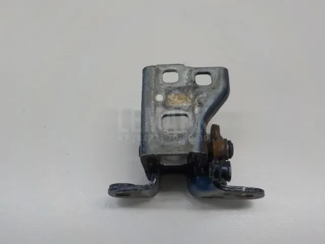 Петля двери передней правой нижняя для  Audi 100 [C4] 1991-1994