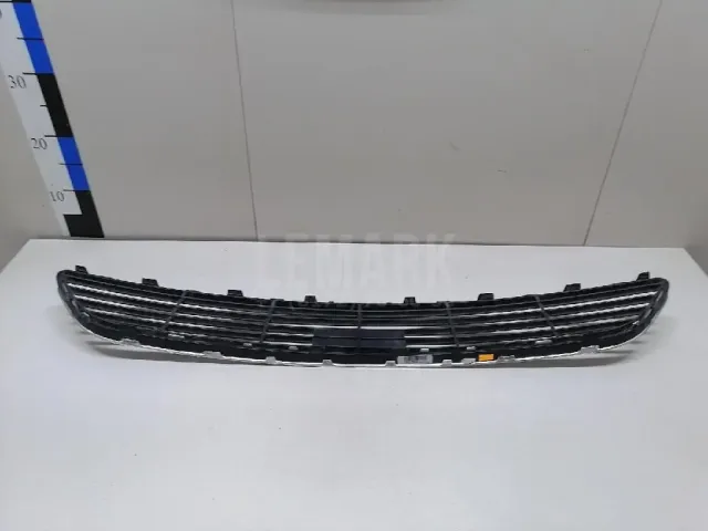 Решетка в бампер центральная для  BMW X2 F39 2018-2023